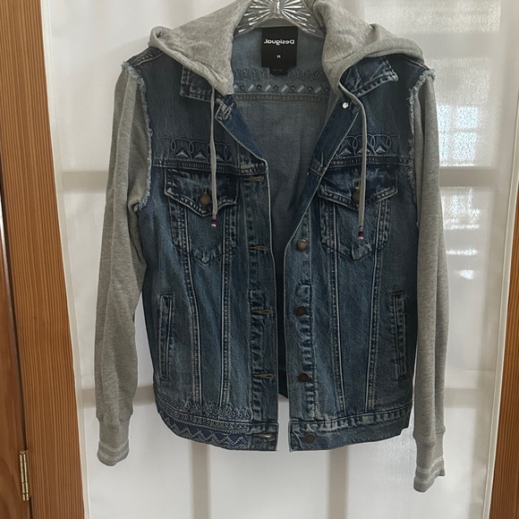 NWOT Sold out Desigual Denim Jacket with removable Gray Hood - Picture 10 of 16